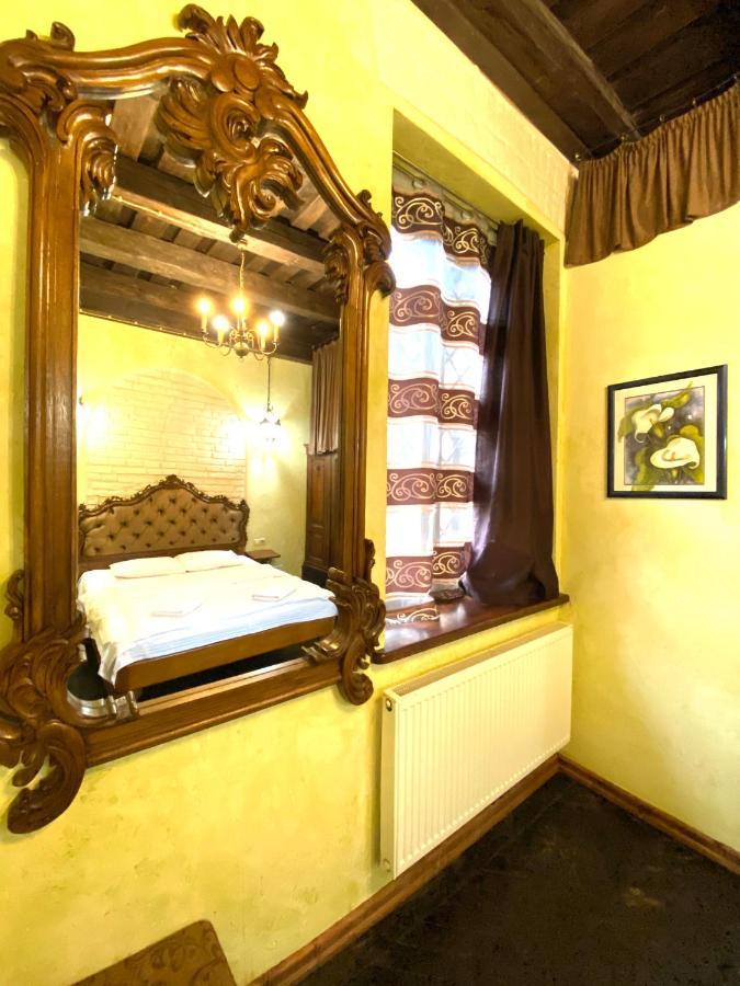 Квартира Подобово На Площі Ринок 39 Leopoli Esterno foto